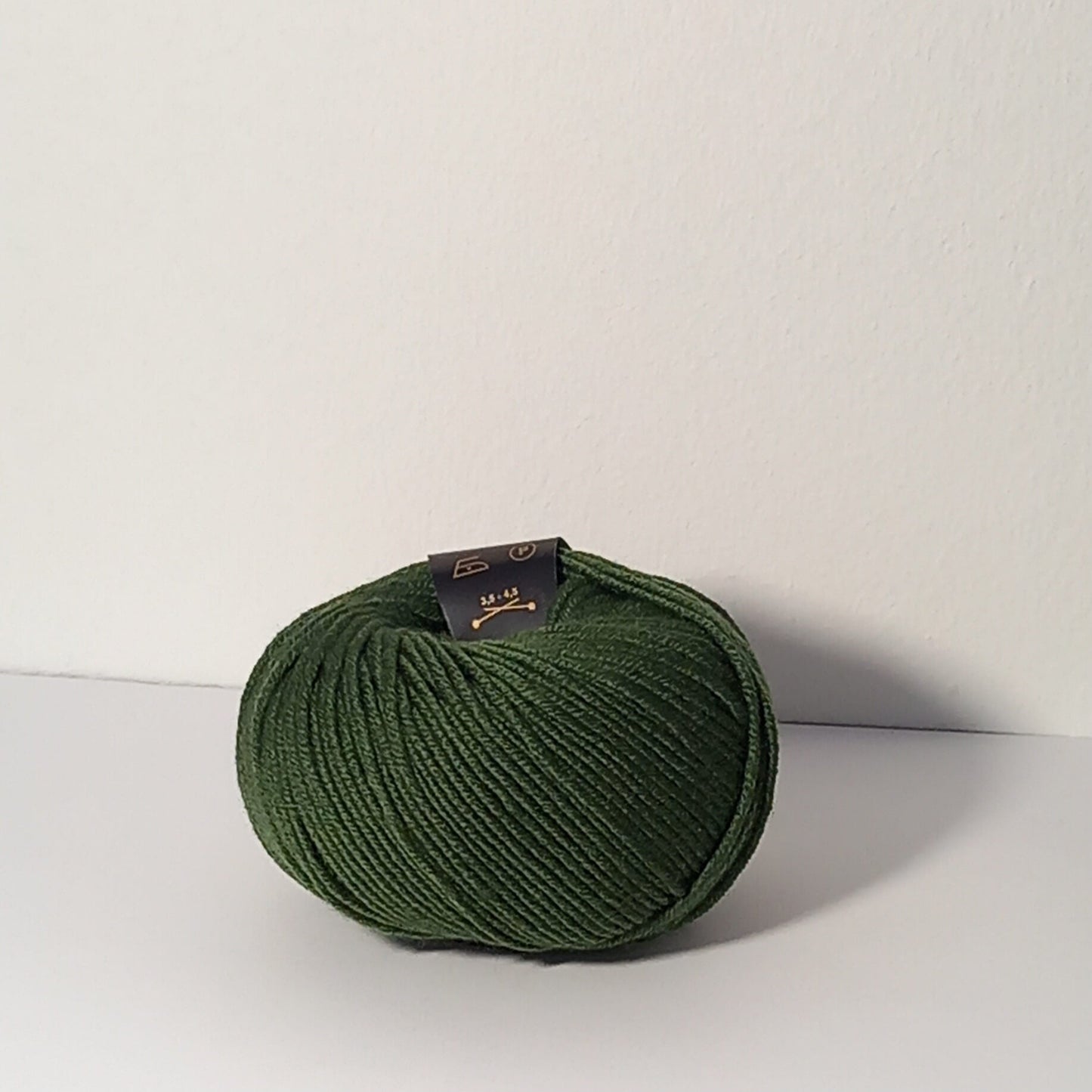 Merino Soft gomitolo di lana merinos irrestringibile e dai colori solidi. Verde bosco